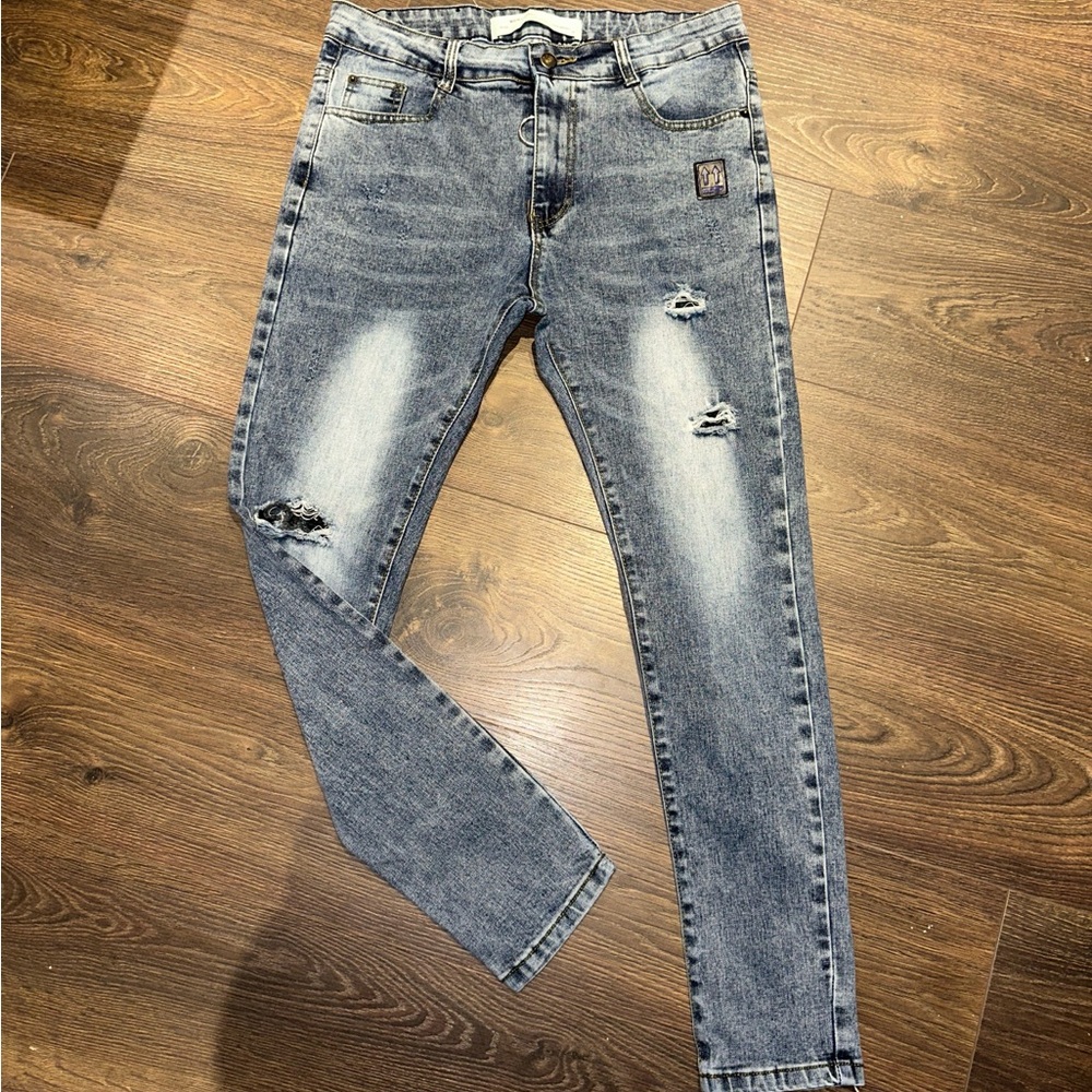 Off-White Distressed Skinny Jeans – Light Wash